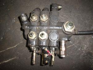 Caterpillar Control Valve photo